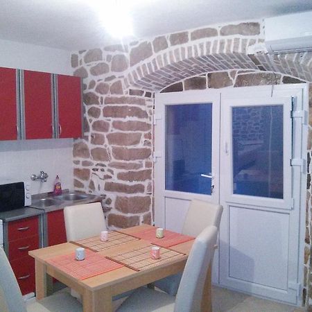 Holiday House Popovic Sućuraj Buitenkant foto