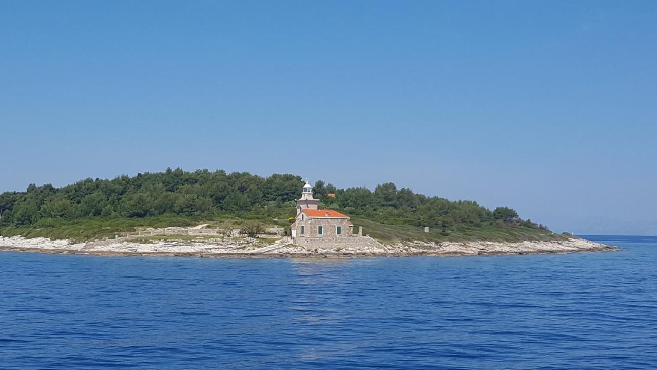 Holiday House Popovic Sućuraj Buitenkant foto