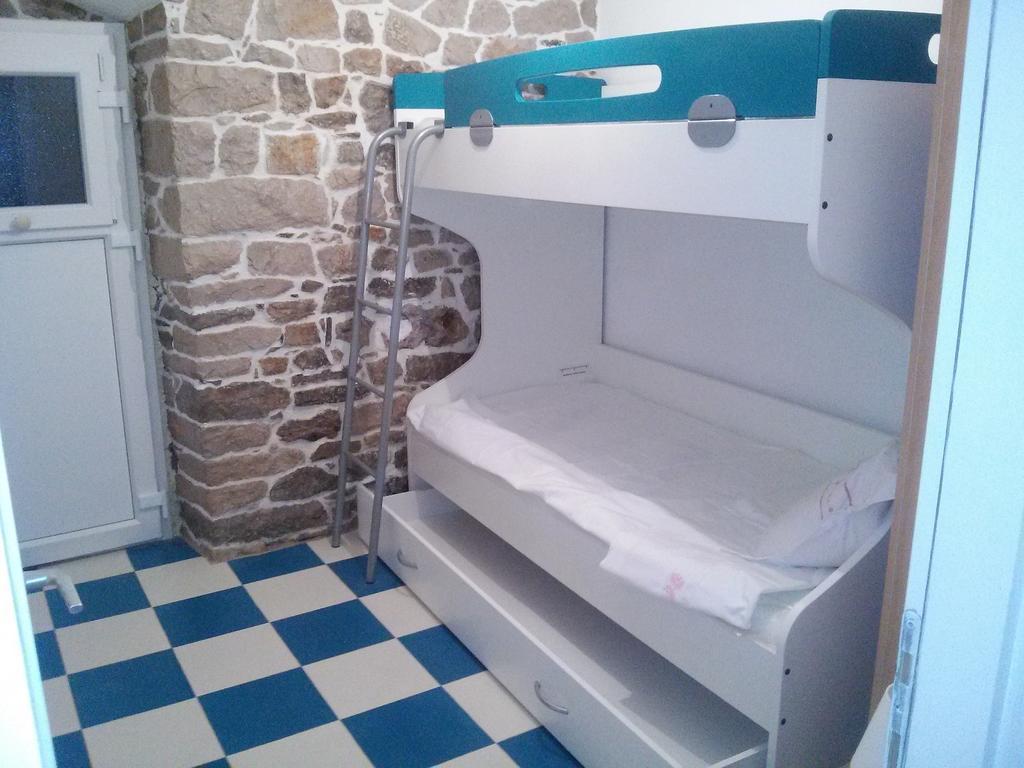 Holiday House Popovic Sućuraj Buitenkant foto