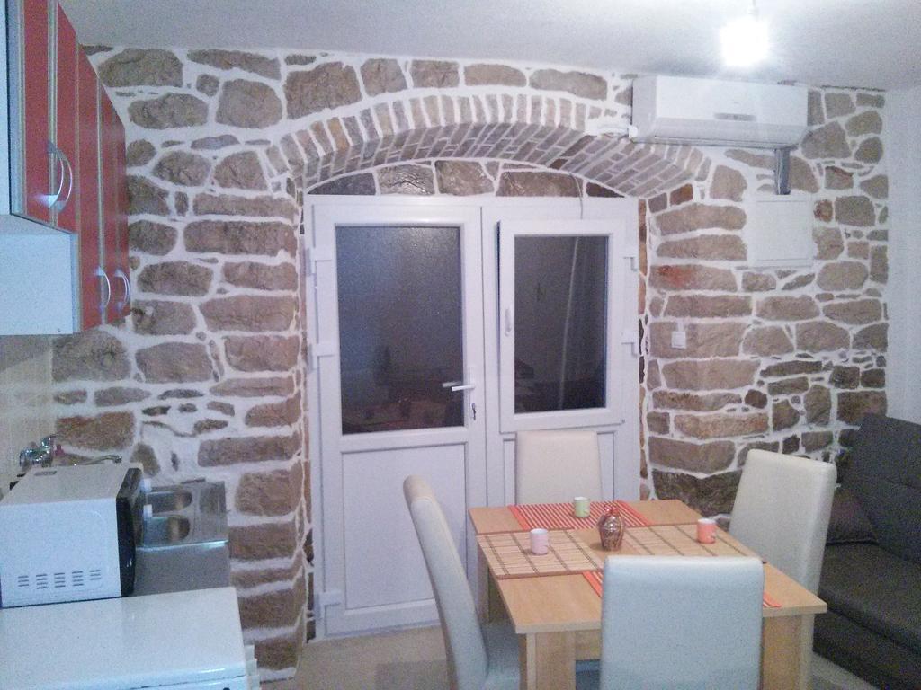 Holiday House Popovic Sućuraj Buitenkant foto
