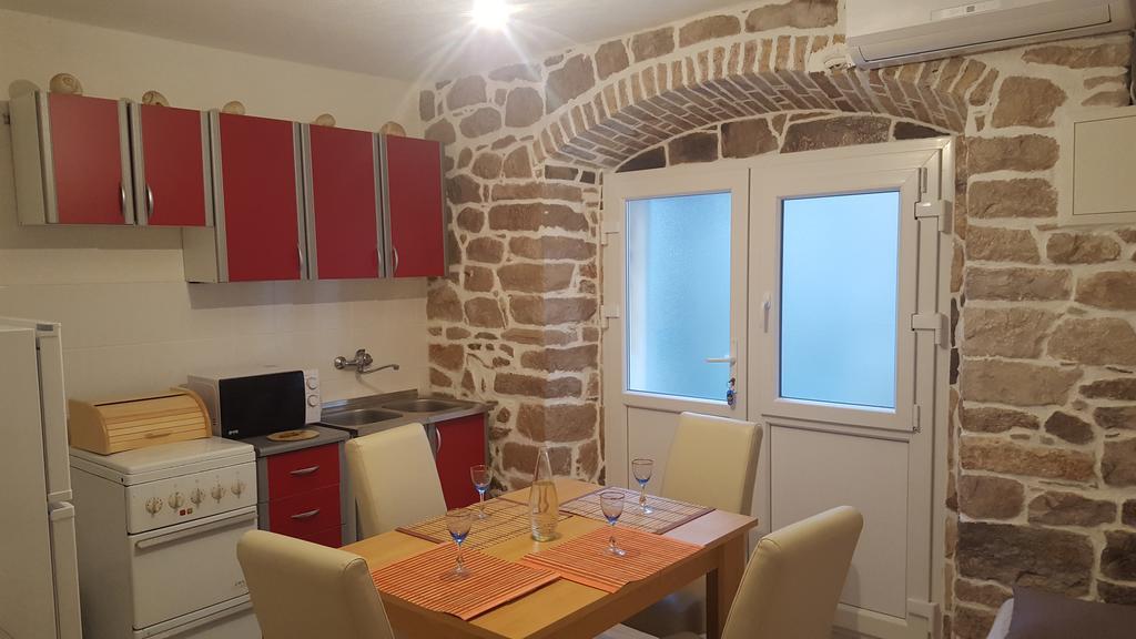 Holiday House Popovic Sućuraj Buitenkant foto