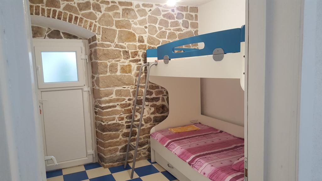 Holiday House Popovic Sućuraj Buitenkant foto